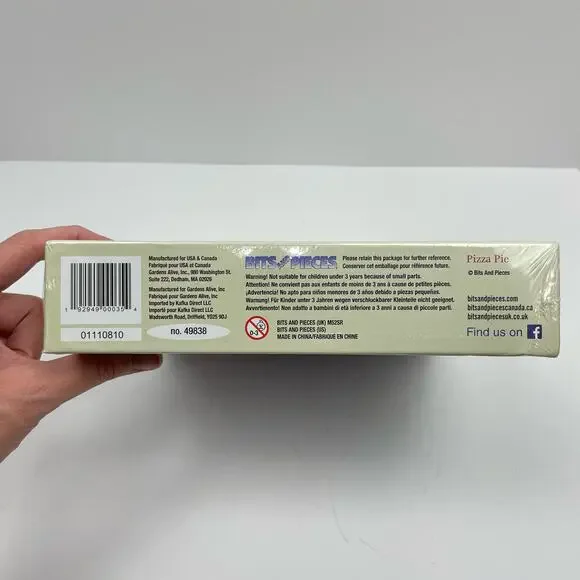 Bits and Pieces | NEW 1000 Pieces Pizza Pie Round Jigsaw Puzzle - Picture 2 of 3